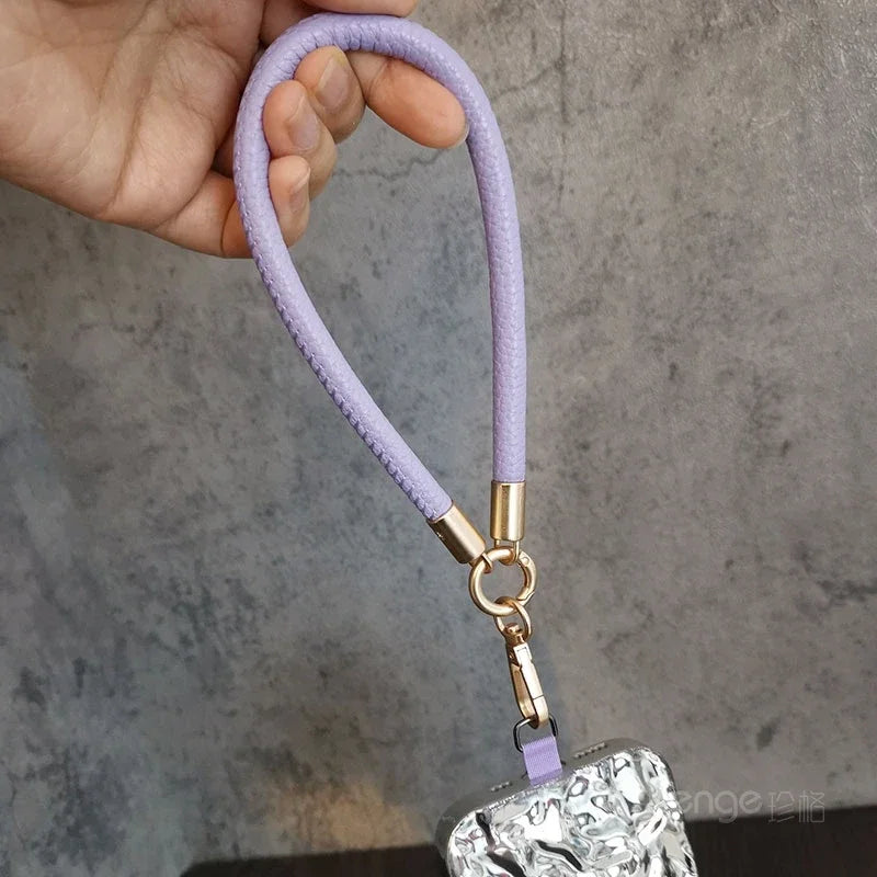 Leder-Handyband mit Clip – Stylisches Lanyard für alle