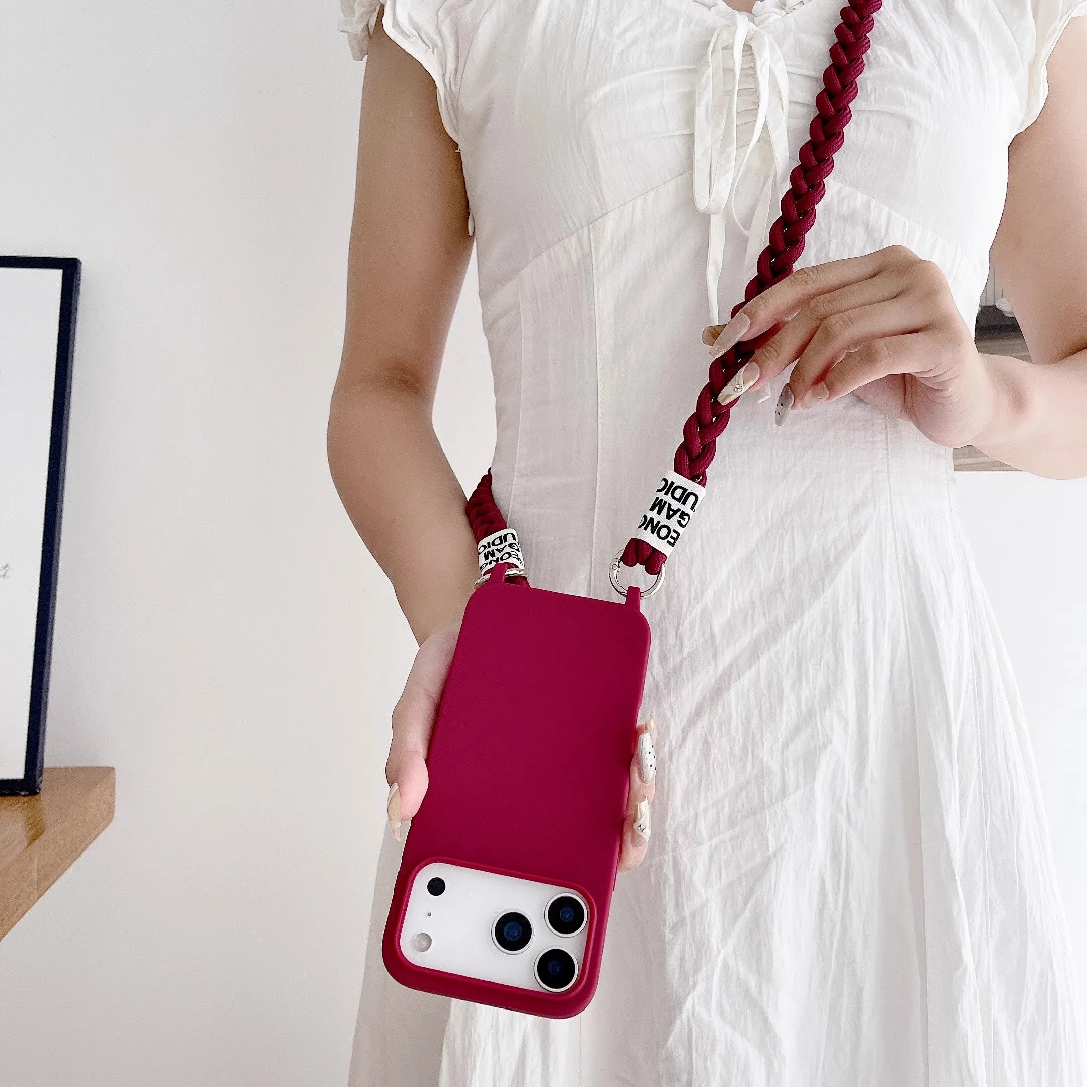 Silikon Lanyard-Hülle mit Band für iPhone 16–17
