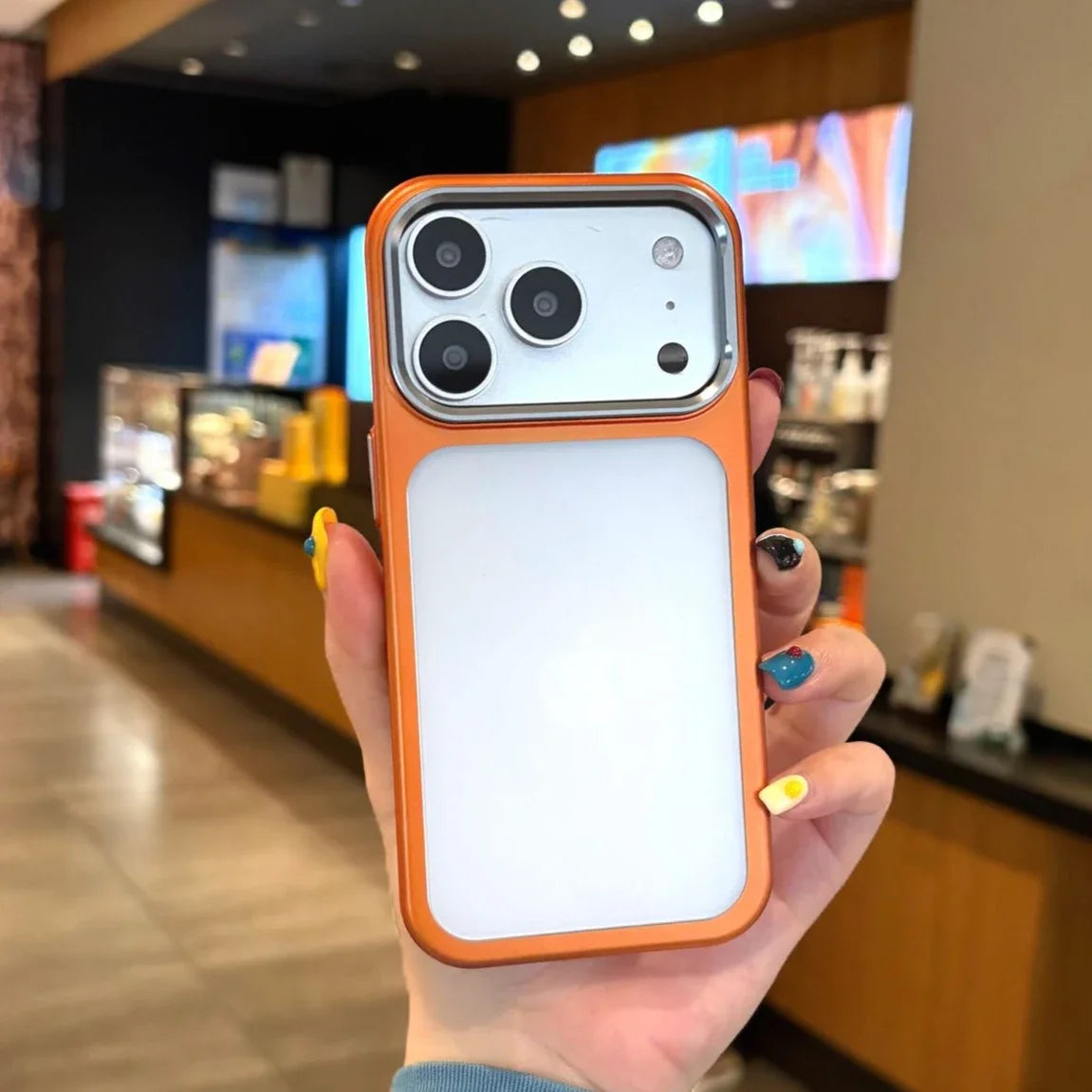 Matte transparente iPhone 17 Hülle mit Metallrahmen