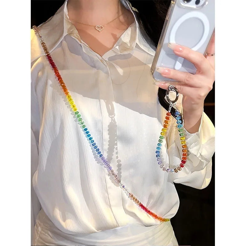 Bunter Perlen Handy-Anhänger als Sommer-Accessoire