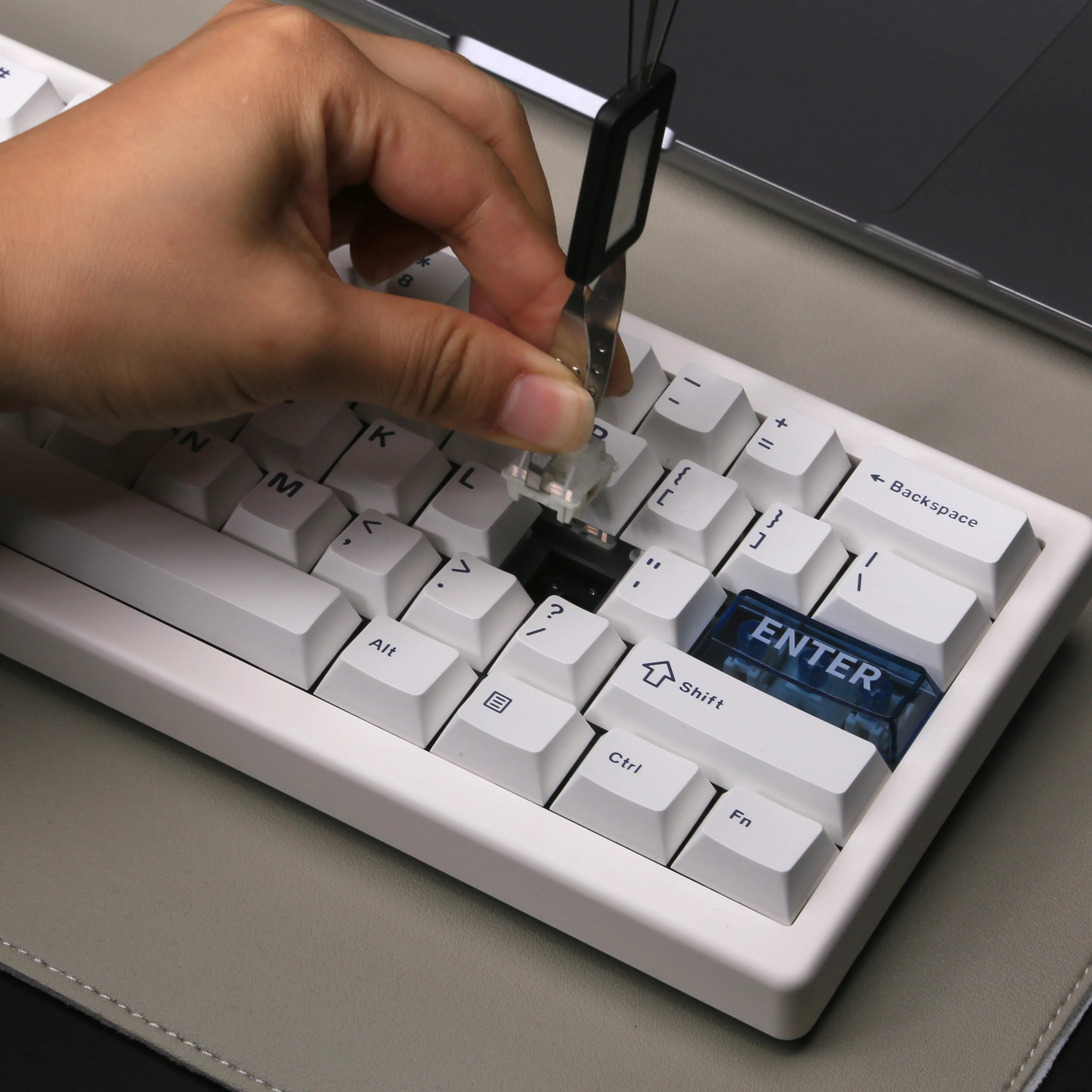 QK61 Mechanische RGB-Tastatur, 3 Modi