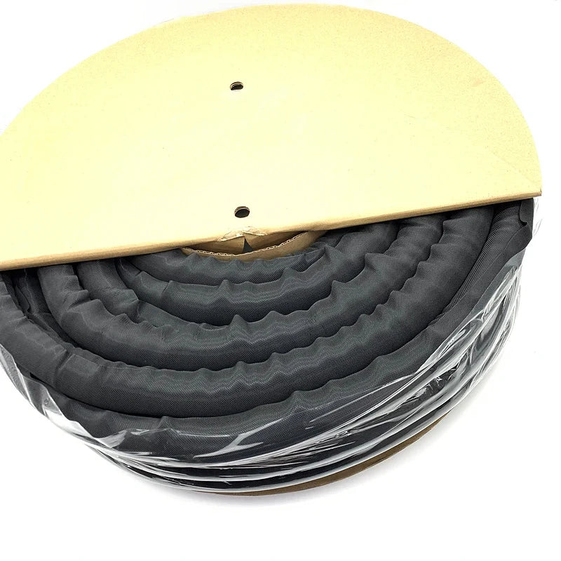 Selbstschließende Kabelhülse aus PET für Ordnung