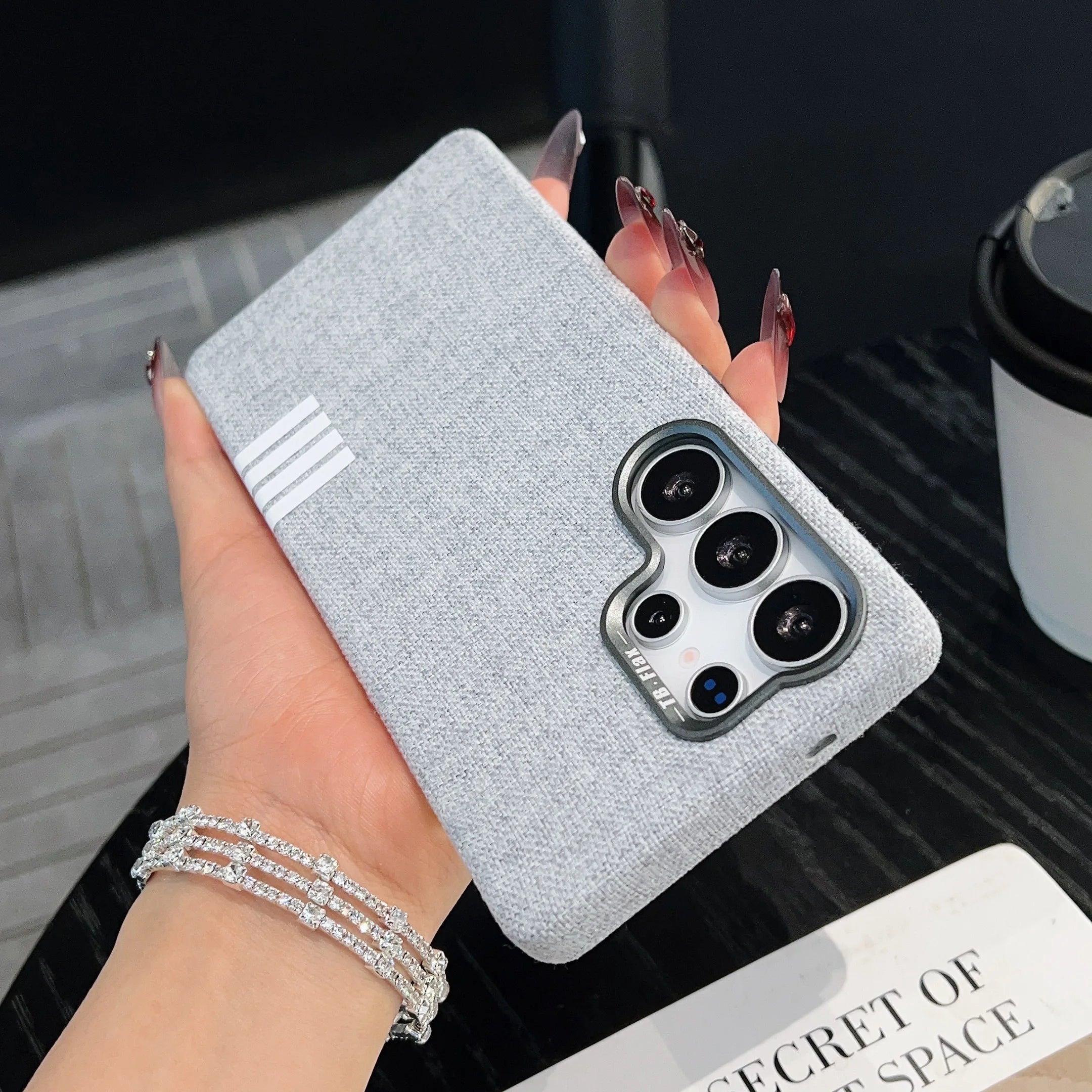 Luxus Leinen Magnet Hülle für Samsung S25