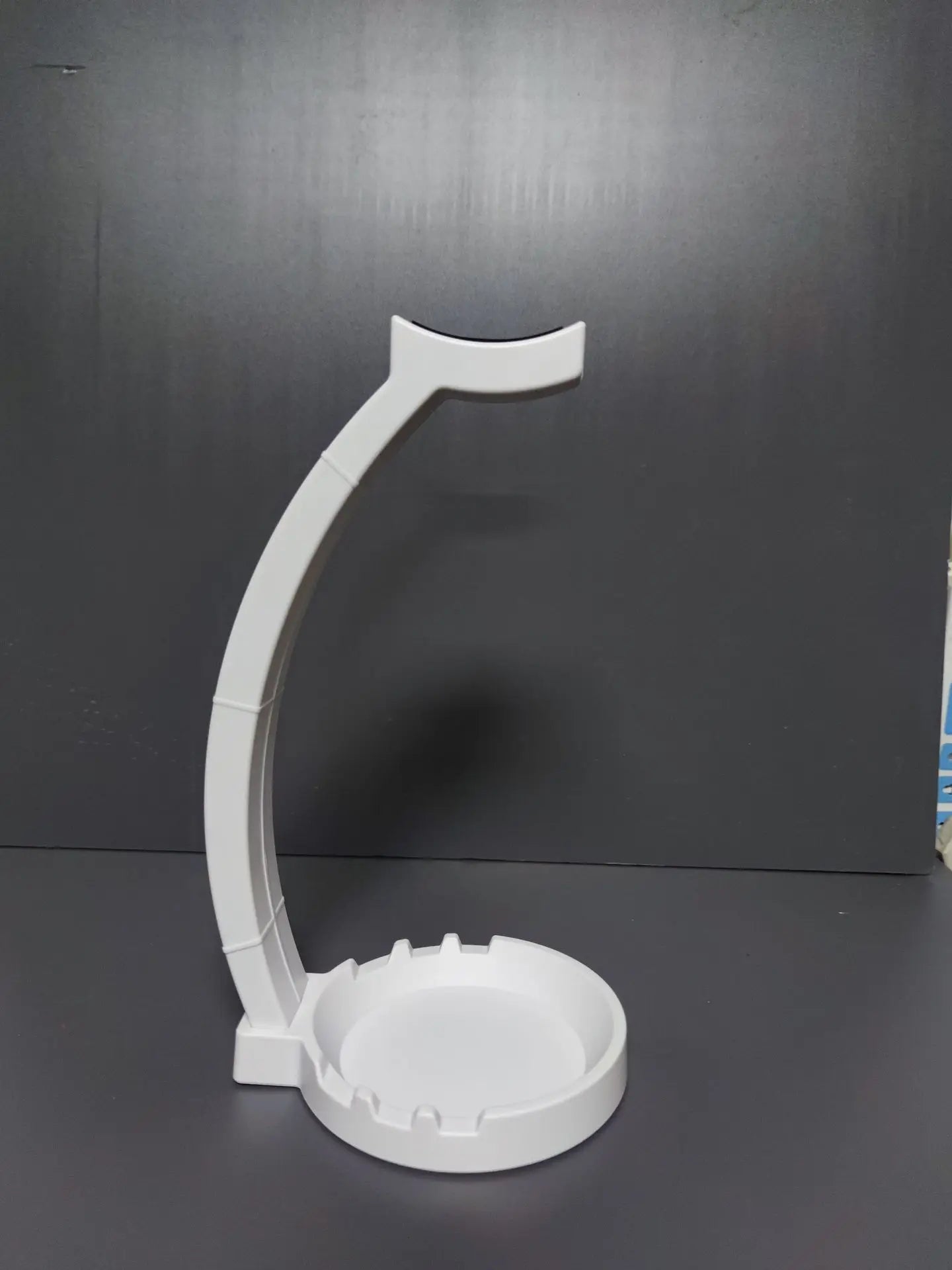 Multifunctional headphone stand for desk