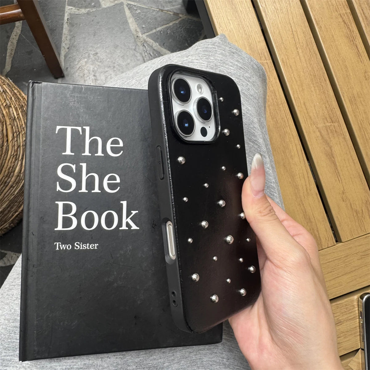 Luxus Nieten Lederhülle für iPhone 17 Rückseite Hart