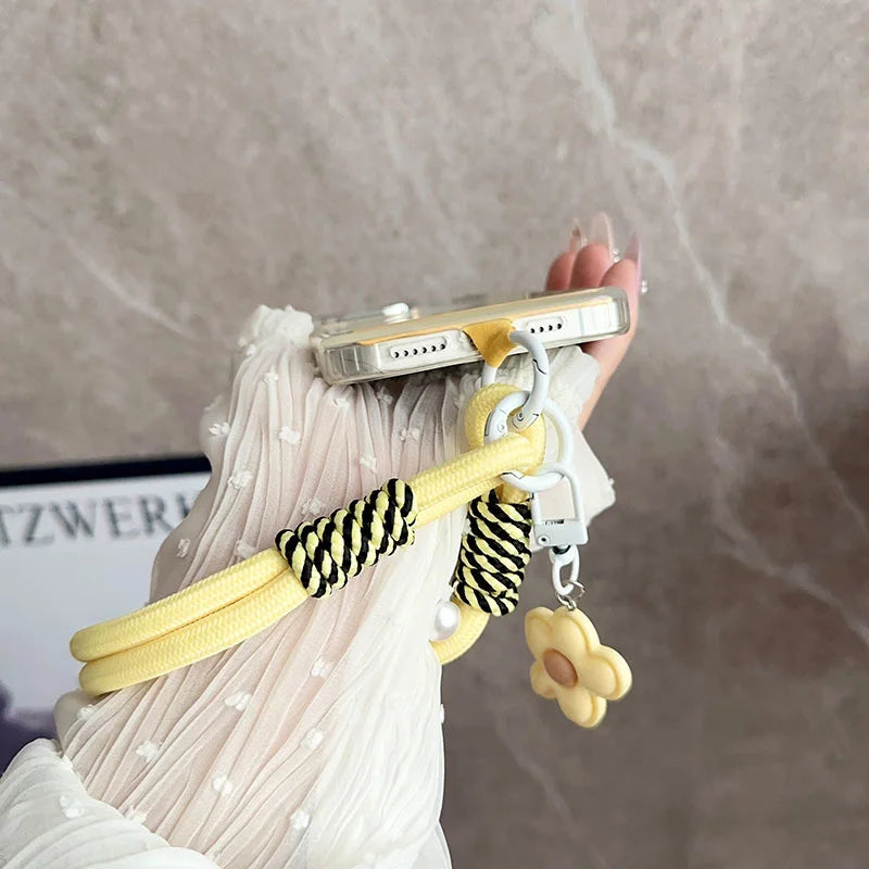 Y2K Blüten-Handykette in Perlenstil – Kurz & Süß